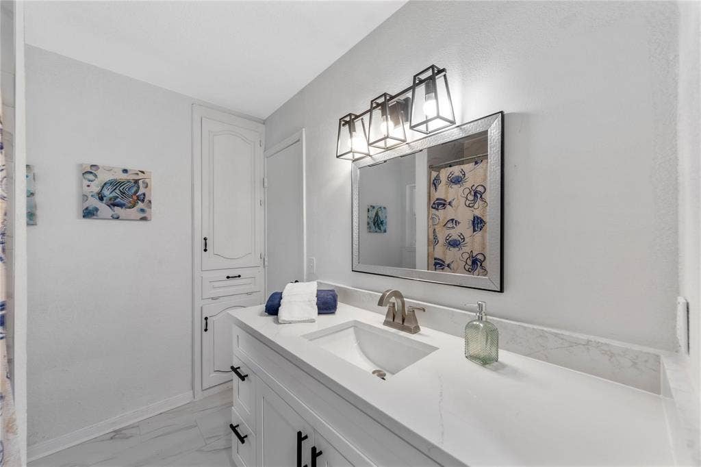 2405 Roundrock Trail, Plano, TX 75075 2405 Roundrock Trail, Plano, TX 75075