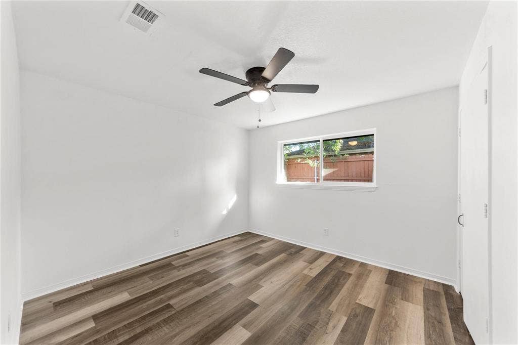 2405 Roundrock Trail, Plano, TX 75075 2405 Roundrock Trail, Plano, TX 75075