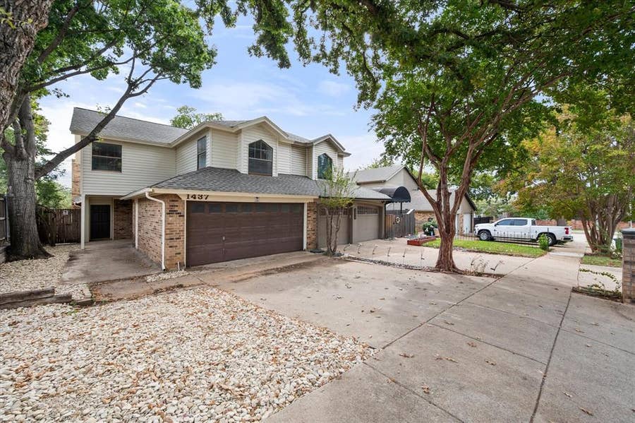 Property photo for 1437 Palmnold Circle E, Fort Worth, TX