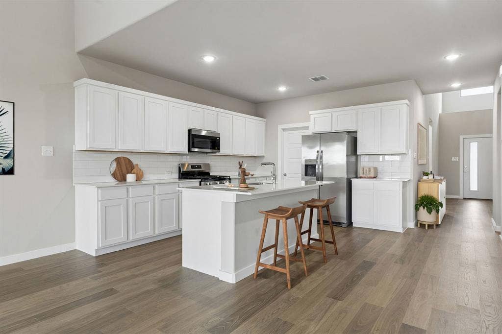 114 Whitlow Drive, McKinney, TX 75071 Kitchen in the Winters home plan – REPRESENTATIVE PHOTO