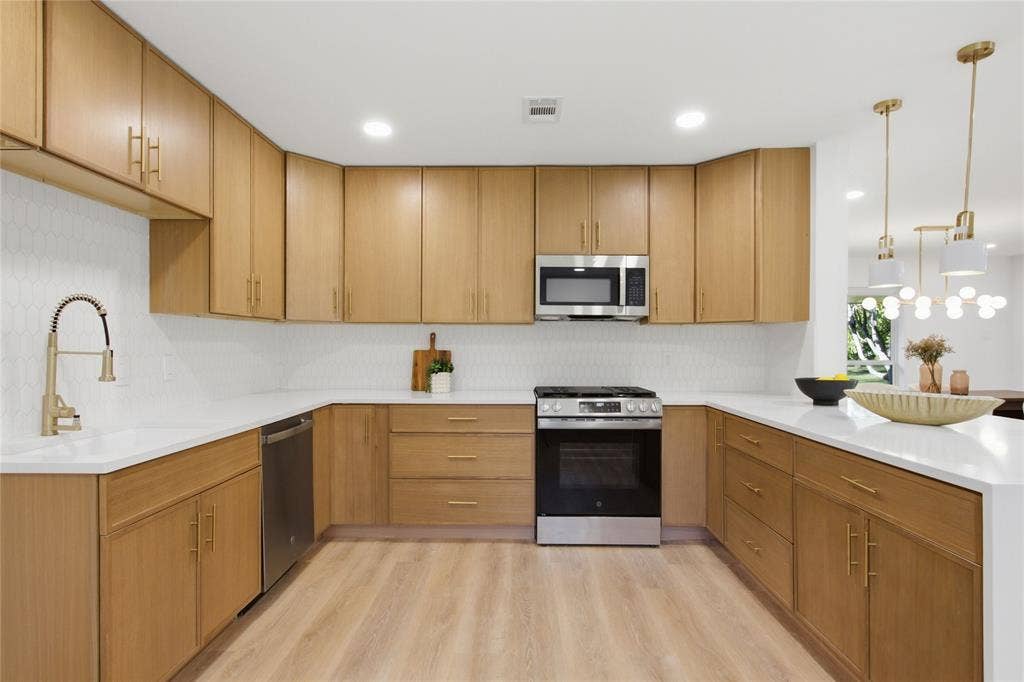 7733 Indian Springs Road, Dallas, TX 75248