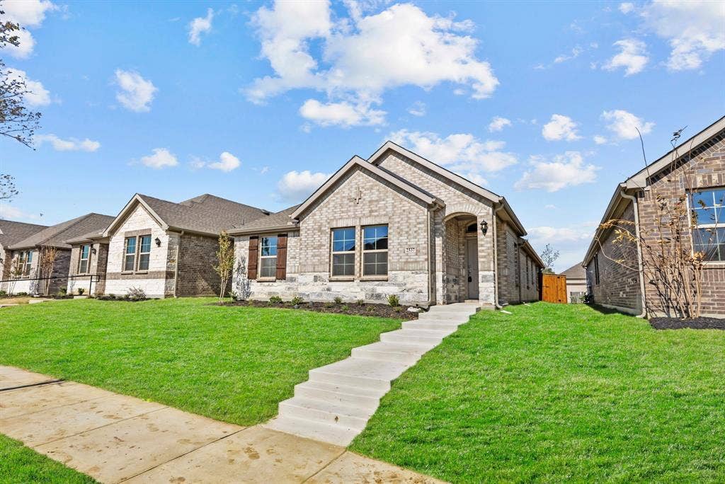 2537 Pikes Peak Way, Celina, TX 75009