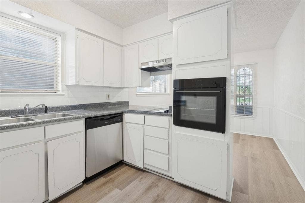 220 Brownwood Court, #222, Irving, TX 75060 220 Brownwood Court, #222, Irving, TX 75060