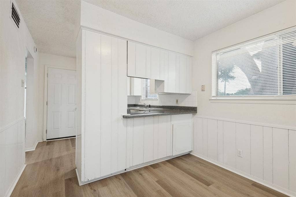 220 Brownwood Court, #222, Irving, TX 75060 220 Brownwood Court, #222, Irving, TX 75060