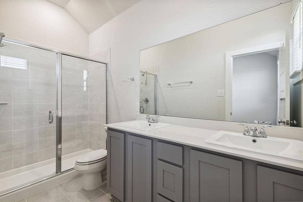 Primary Bathroom in the Ash home plan – REPRESENTATIVE PHOTO