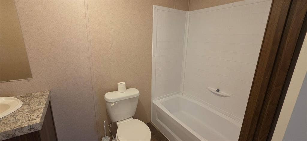 1001 Hemlock Drive, West Tawakoni, TX 75474