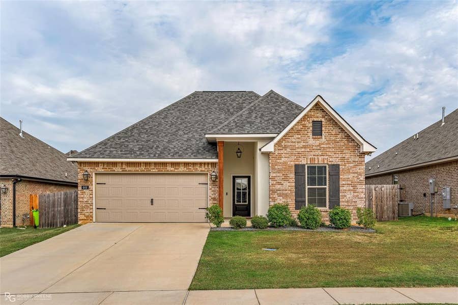 Property photo for 602 Gemstone Circle, Benton, LA