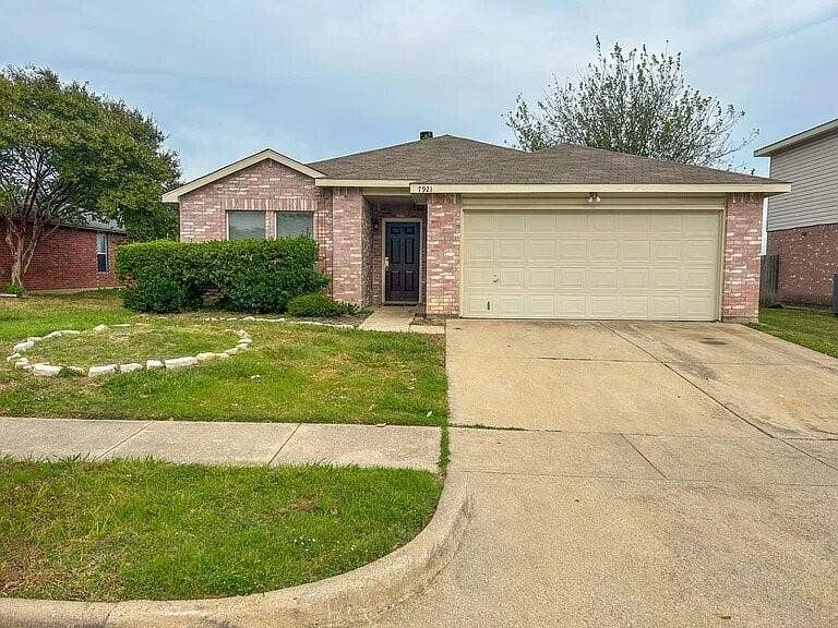 Property photo for 7921 Beef Creek Drive, Arlington, TX
