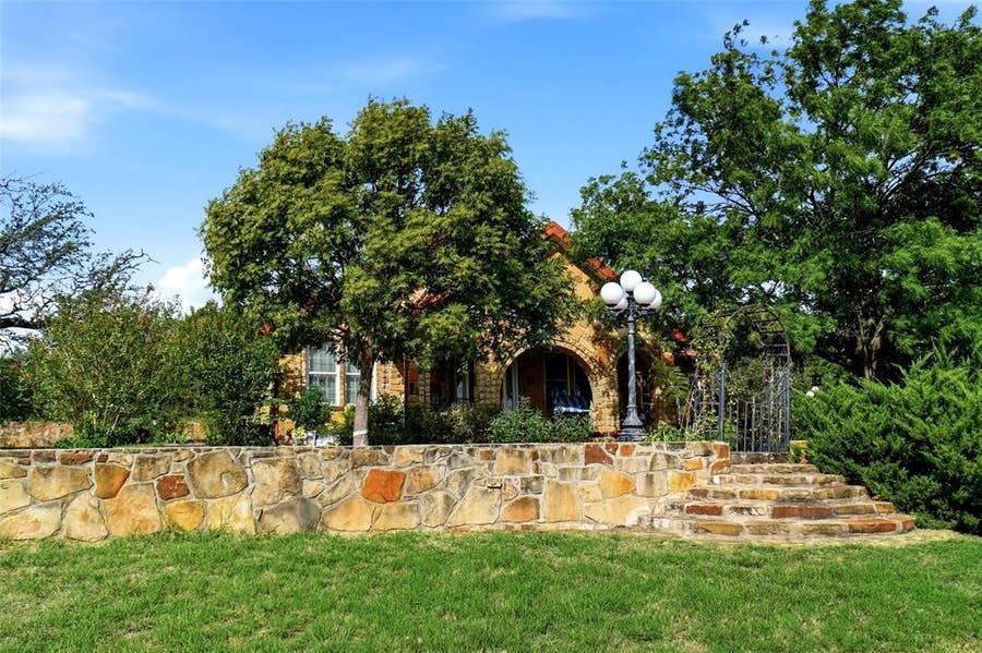 Property photo for 470 Sandlin Lane, Springtown, TX