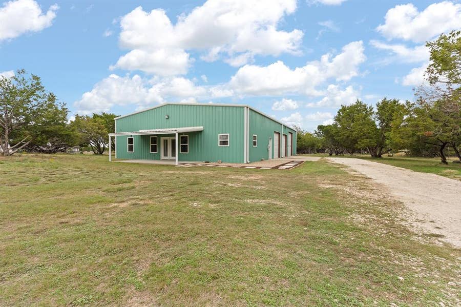 Property photo for 661 Ridge Drive N, Cleburne, TX