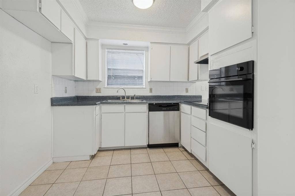 224 Brownwood Court, #226, Irving, TX 75060 224 Brownwood Court, #226, Irving, TX 75060