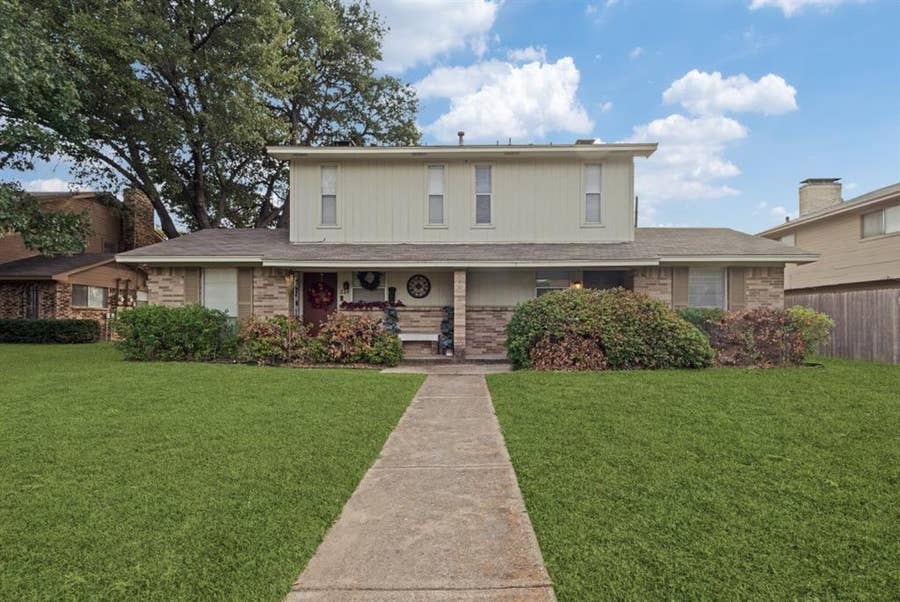 Property photo for 226 Brownwood Court, Irving, TX