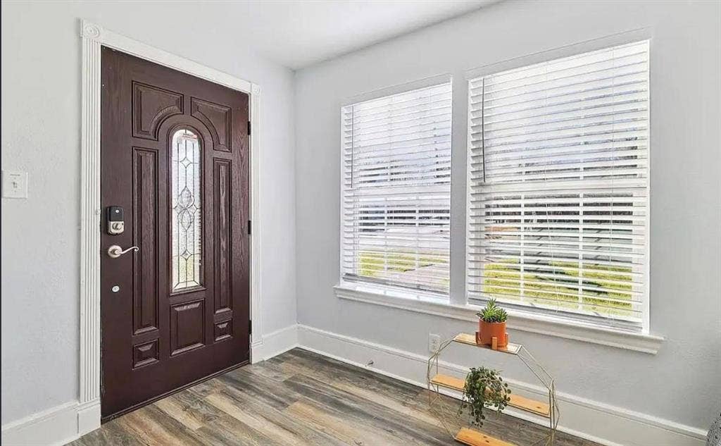 702 N Edgefield Avenue, Dallas, TX 75208