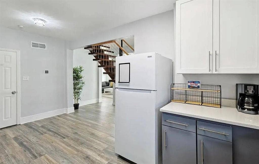 702 N Edgefield Avenue, Dallas, TX 75208