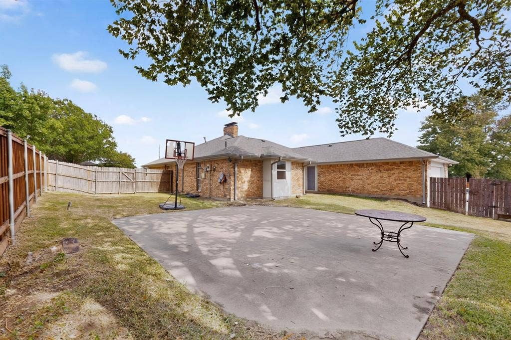 2413 Club Meadow Drive, Garland, TX 75041 2413 Club Meadow Drive, Garland, TX 75041