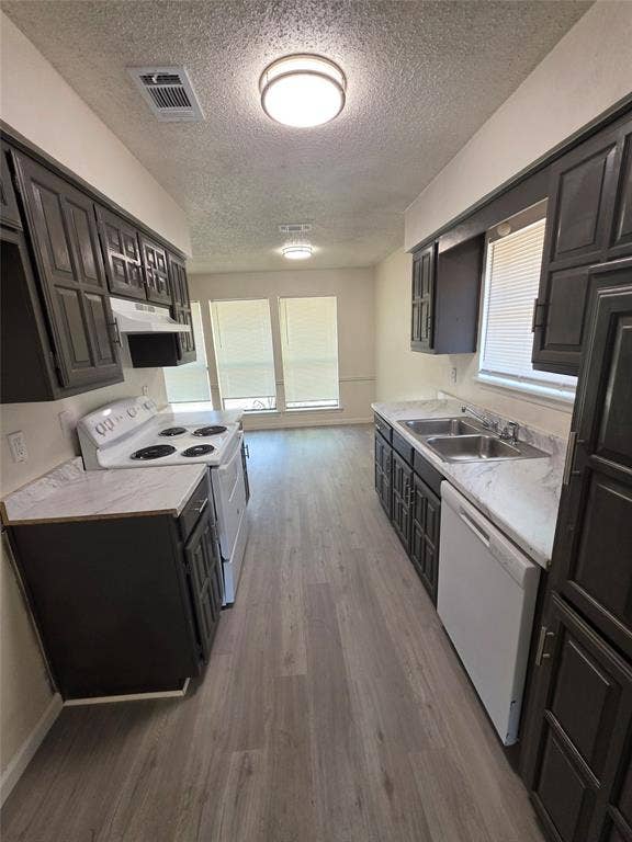 521 E Jay Court, DeSoto, TX 75115 521 E Jay Court, DeSoto, TX 75115