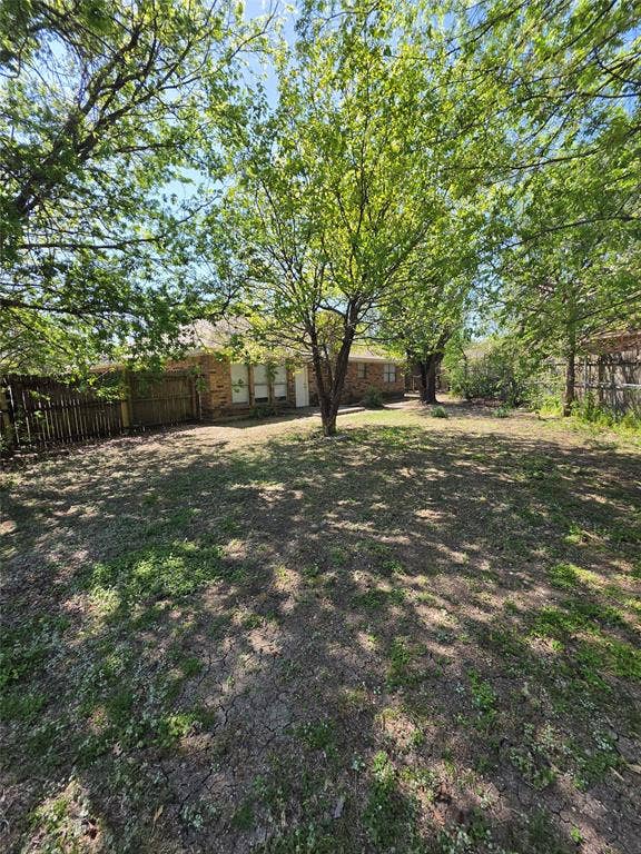 521 E Jay Court, DeSoto, TX 75115 521 E Jay Court, DeSoto, TX 75115