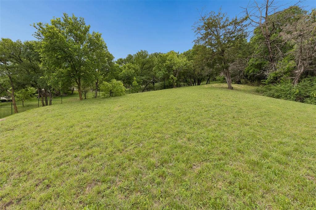 2466 Creekwood Drive, Cedar Hill, TX 75104