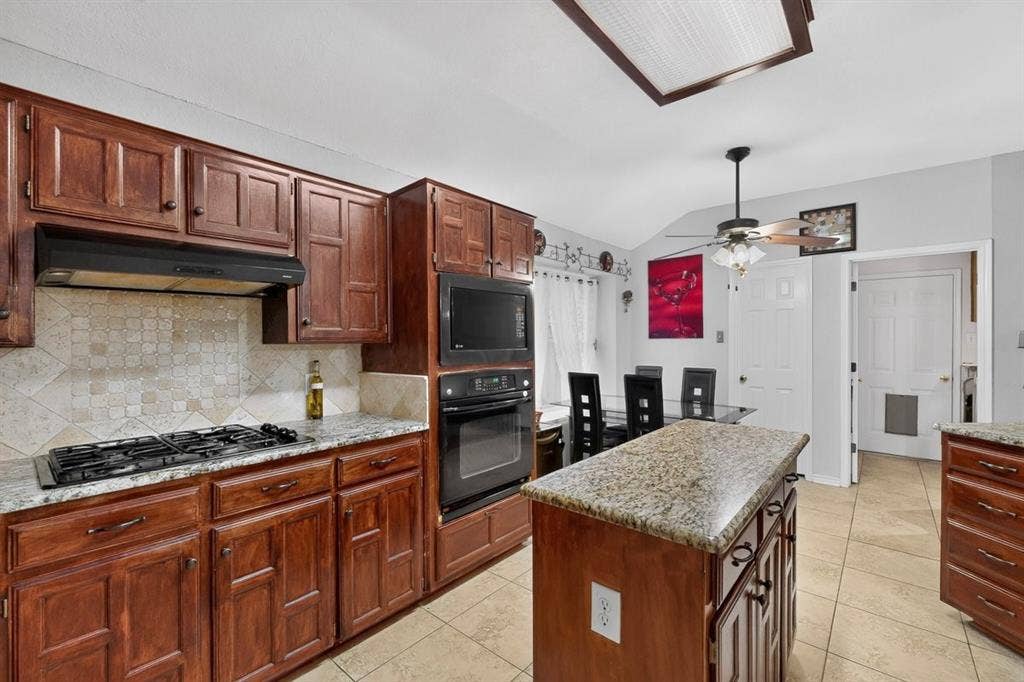 2605 Buck Drive, Mesquite, TX 75181
