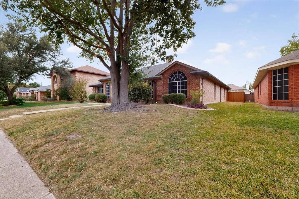 2605 Buck Drive, Mesquite, TX 75181