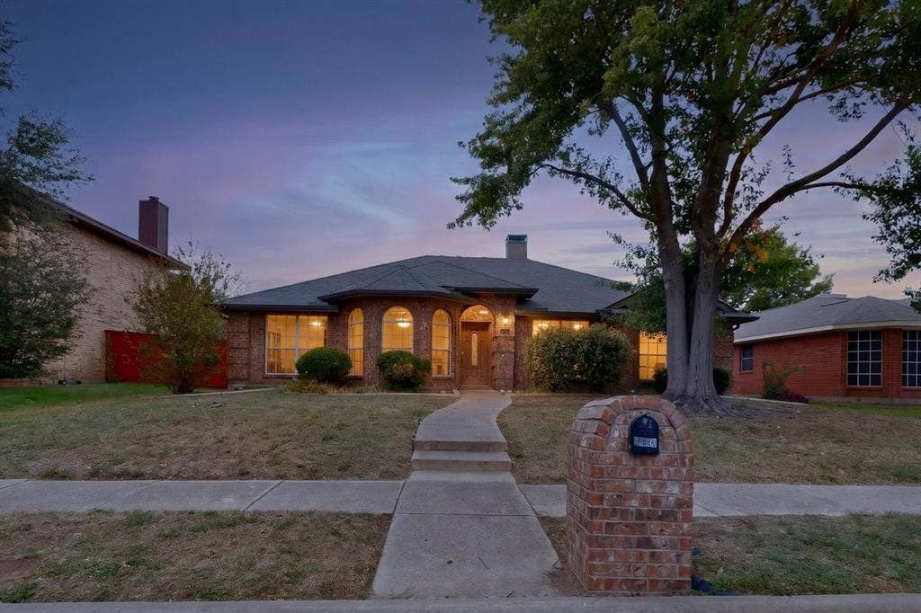 2605 Buck Drive, Mesquite, TX 75181