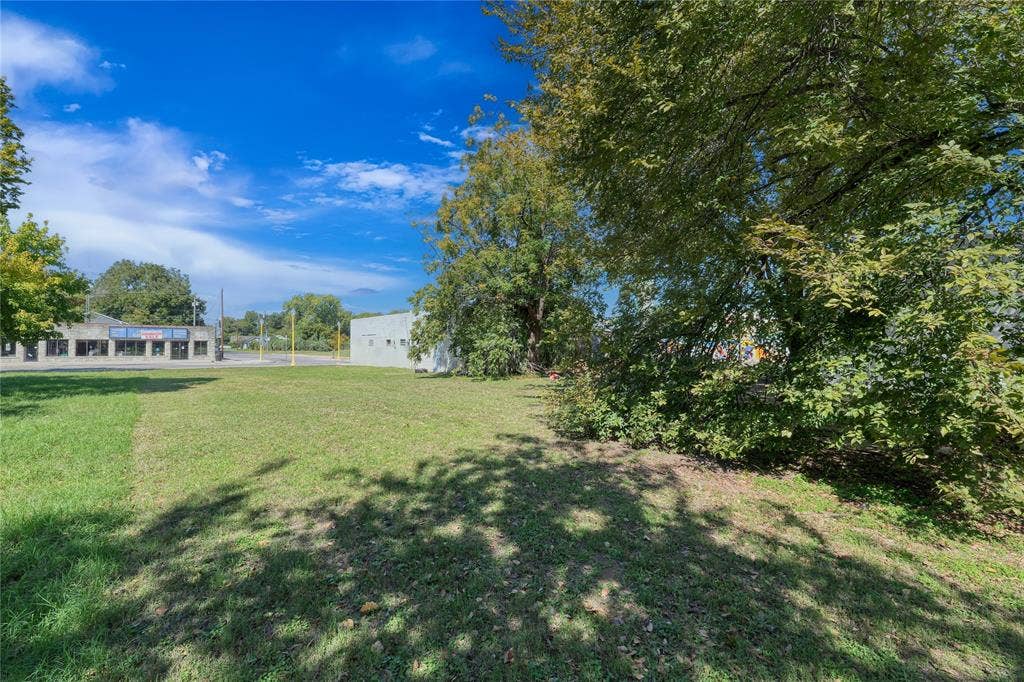 815 Elm Avenue, Waco, TX 76704