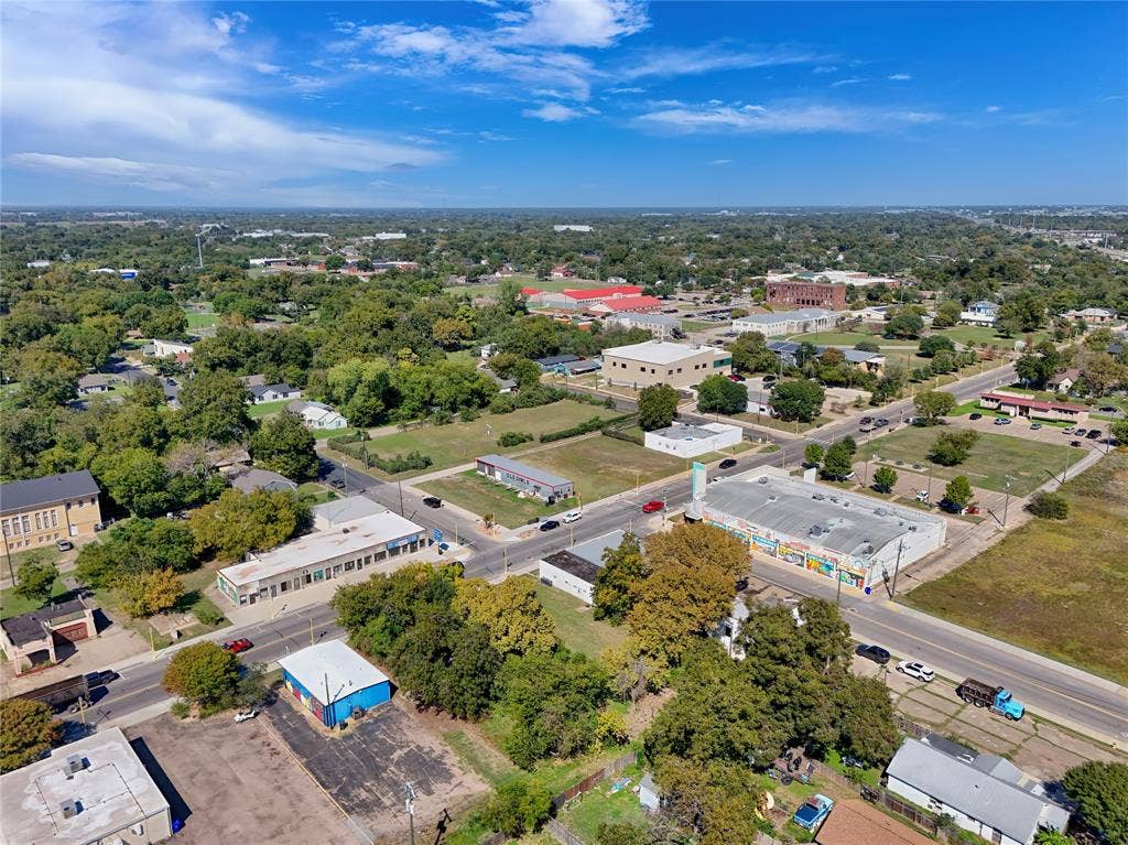 815 Elm Avenue, Waco, TX 76704
