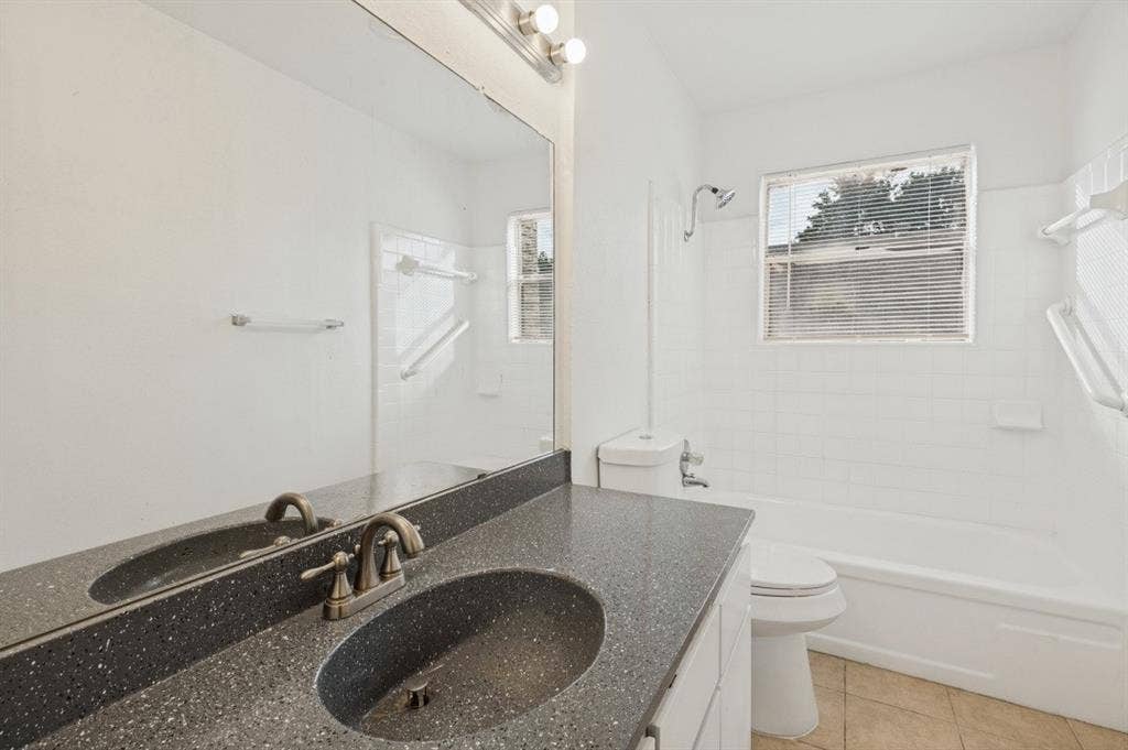 223 Brownwood Court, #225, Irving, TX 75060 223 Brownwood Court, #225, Irving, TX 75060
