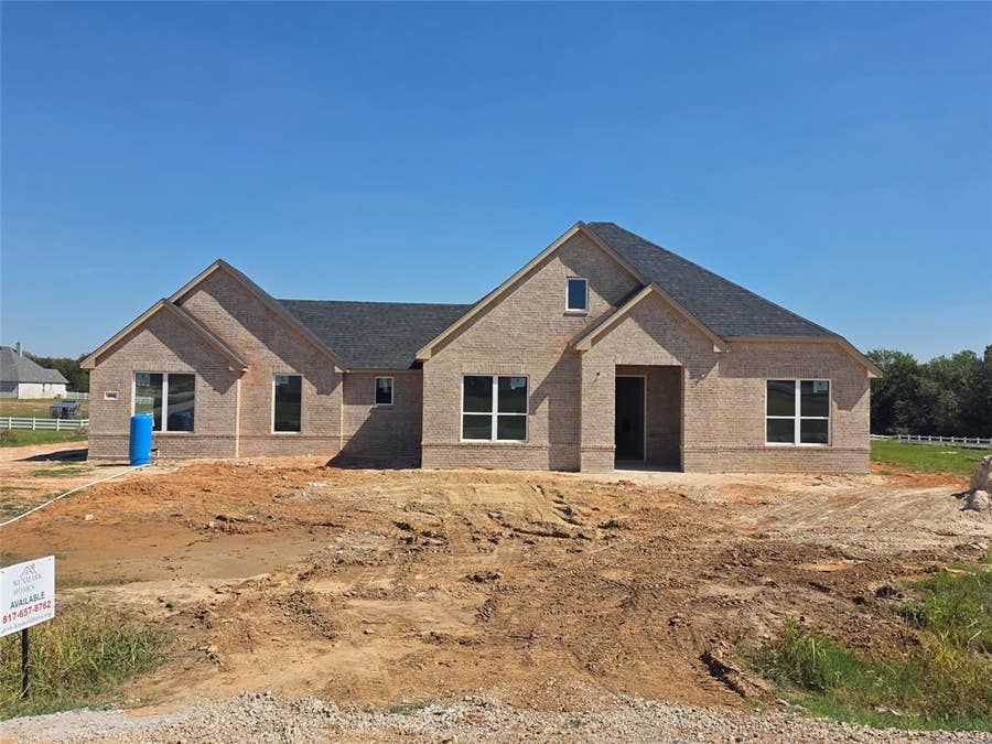 Property photo for 100 Cattleman Drive, Poolville, TX