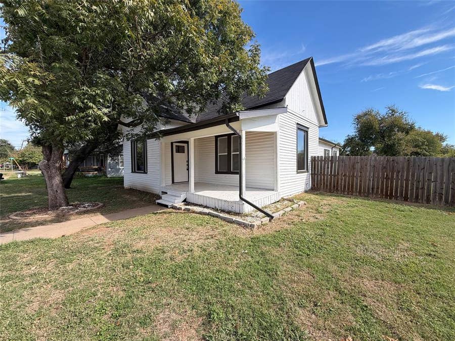 Property photo for 300 N Friou Street, Alvarado, TX