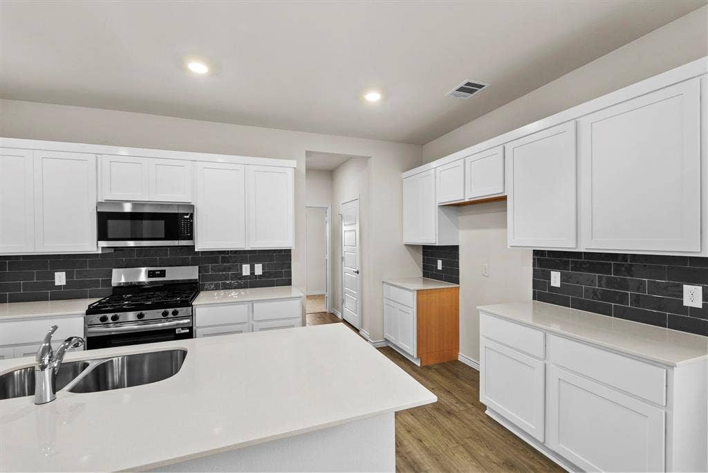 2509 Fairweather Drive, Celina, TX 75009 2509 Fairweather Drive, Celina, TX 75009
