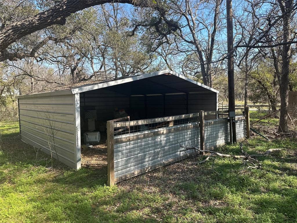 9352 N Highway 183, Florence, TX 76527 9352 N Highway 183, Florence, TX 76527