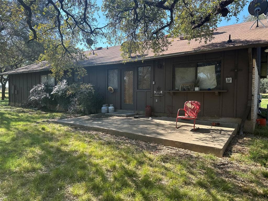 9352 N Highway 183, Florence, TX 76527 9352 N Highway 183, Florence, TX 76527