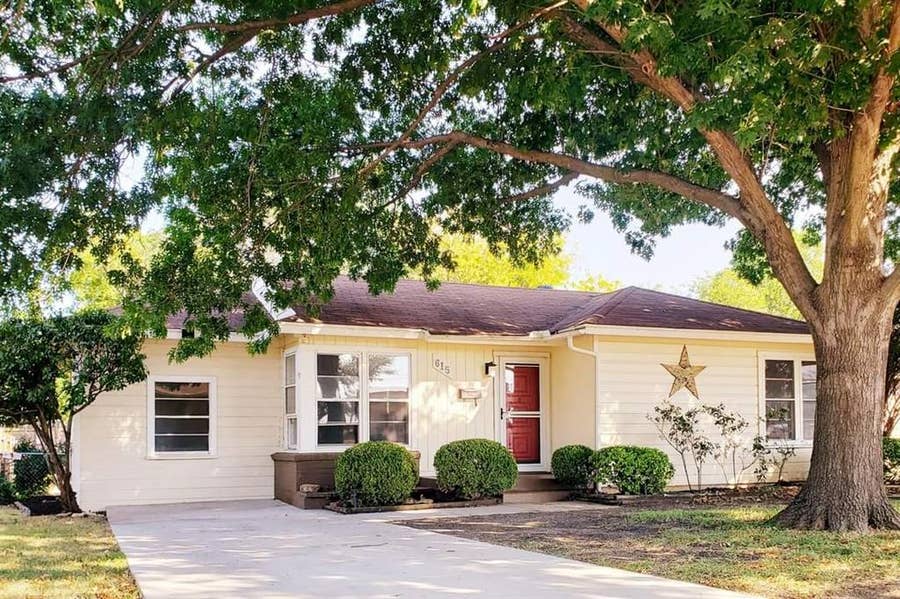 Property photo for 615 W Nash Street, Grapevine, TX
