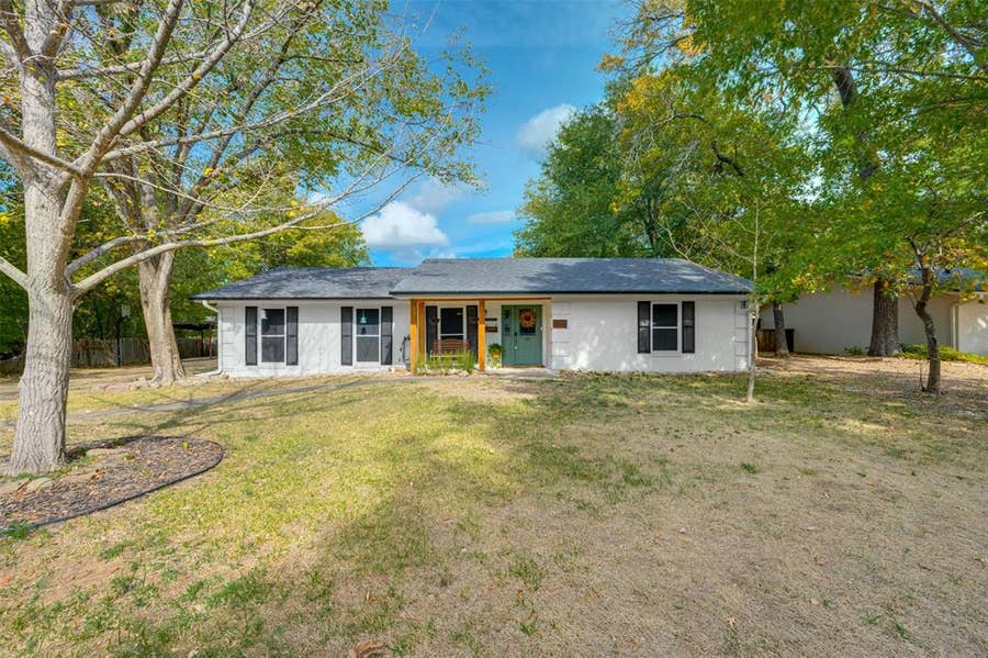 Property photo for 3141 Dogwood Lane, Paris, TX