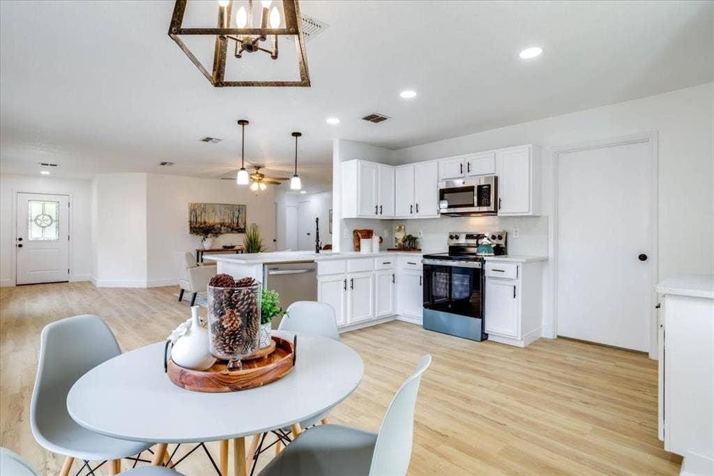 1422 Eastview Drive, Garland, TX 75040