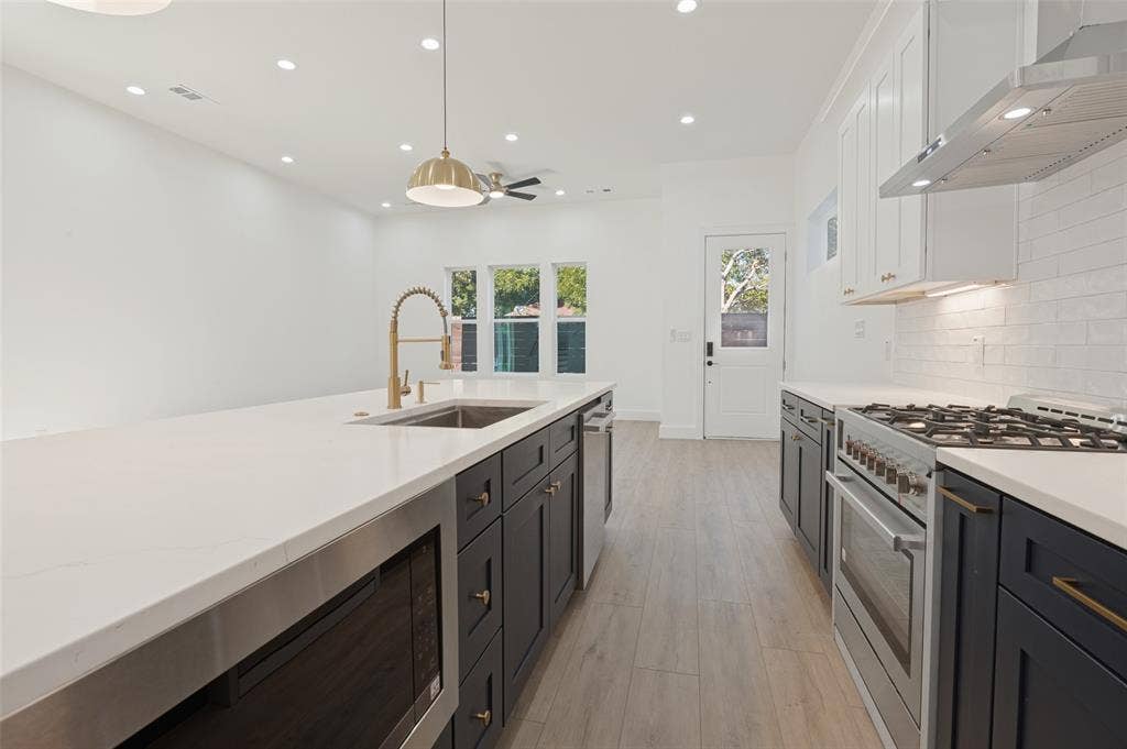 513 N Patton Street, Dallas, TX 75203 513 N Patton Street, Dallas, TX 75203