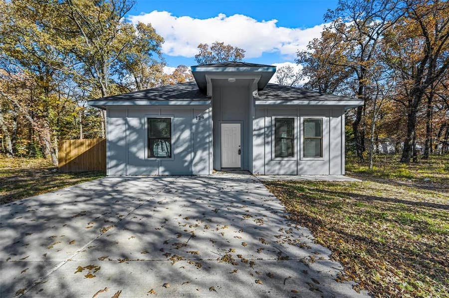 Property photo for 129 Arapaho Trail, Mabank, TX