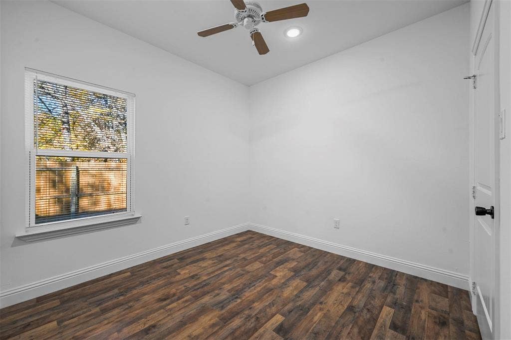129 Arapaho Trail, Mabank, TX 75156