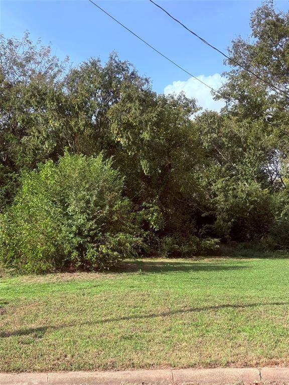 Property photo for 800 N Montgomery Street, Sherman, TX