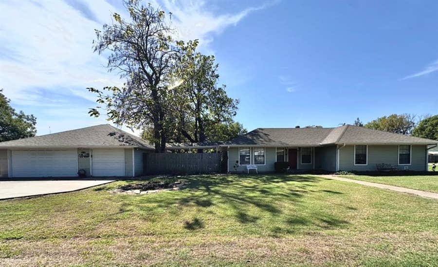 Property photo for 104 W Reed Street, Randolph, TX