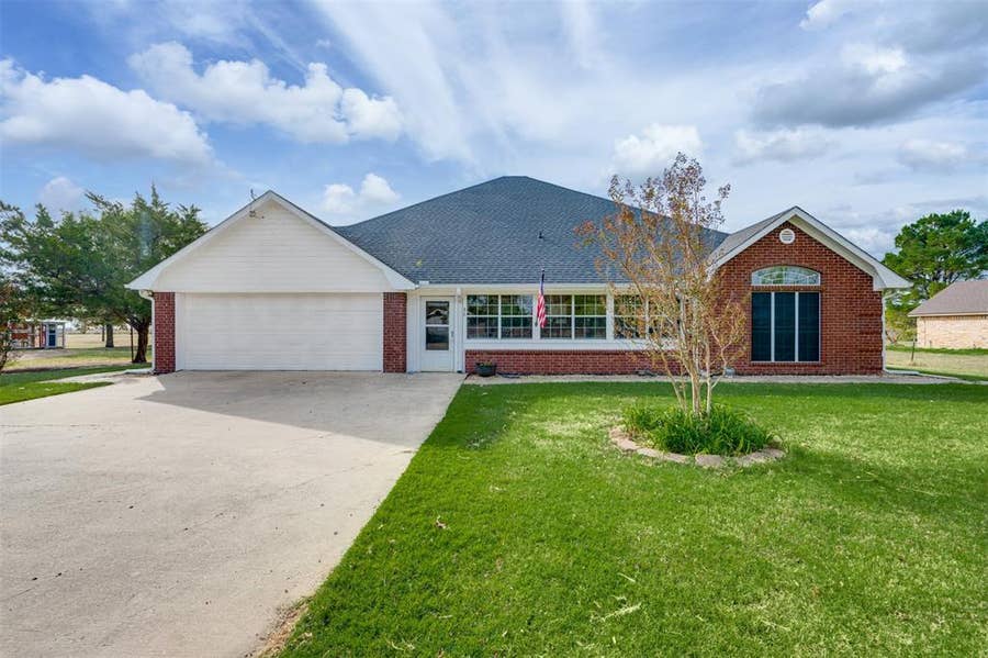 Property photo for 30 County Road 1150, Bogata, TX