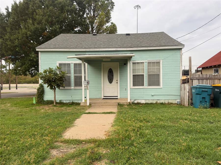 Property photo for 1026 S Austin Street, Sherman, TX