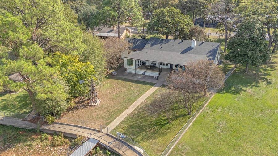 Property photo for 124 Ocean Drive, Gun Barrel City, TX