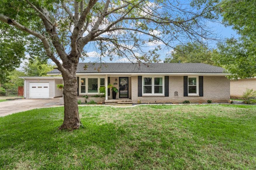 Property photo for 2041 Charboneau Drive, Waco, TX