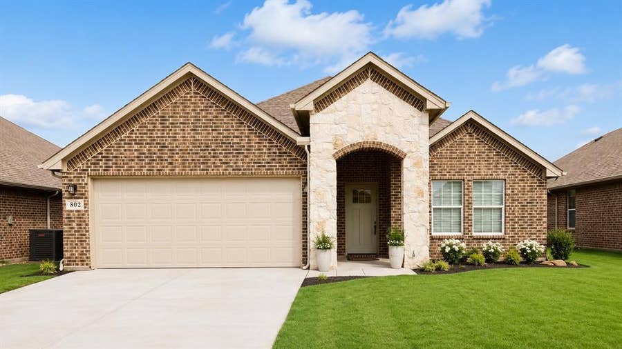 Property photo for 802 Ransom Way, Greenville, TX