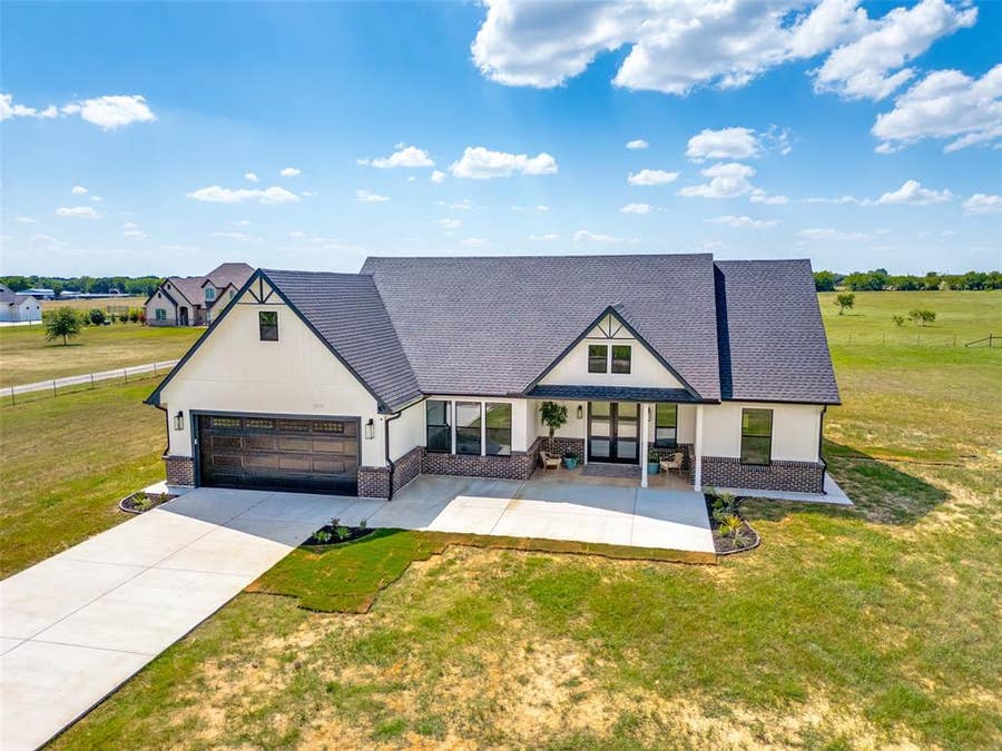 Property photo for 3150 Crisp Road, Ennis, TX