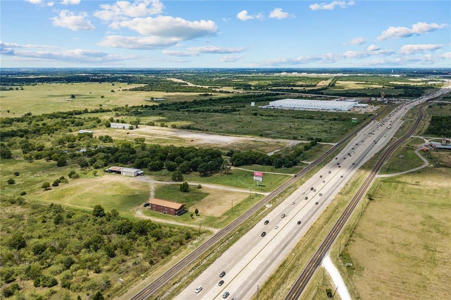 Property photo for 5608 S Interstate Highway 45 W, Corsicana, TX