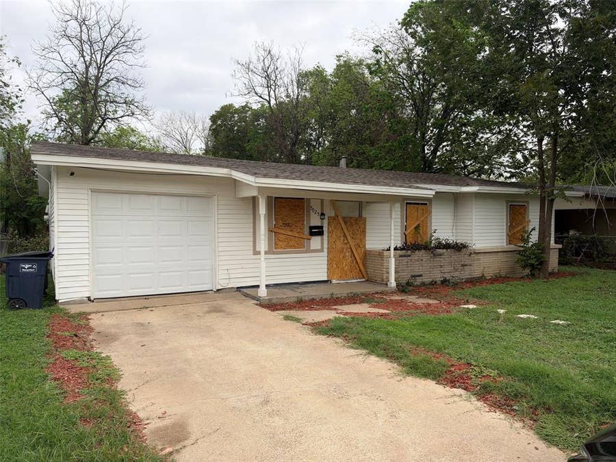 Property photo for 5025 E Berry Street, Fort Worth, TX