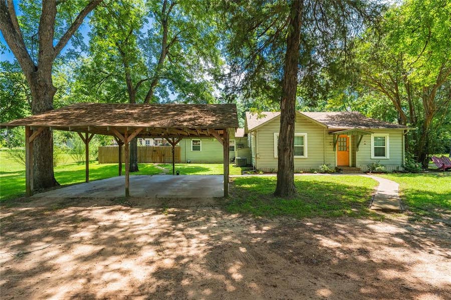 Property photo for 11196 Moss Street, Brownsboro, TX